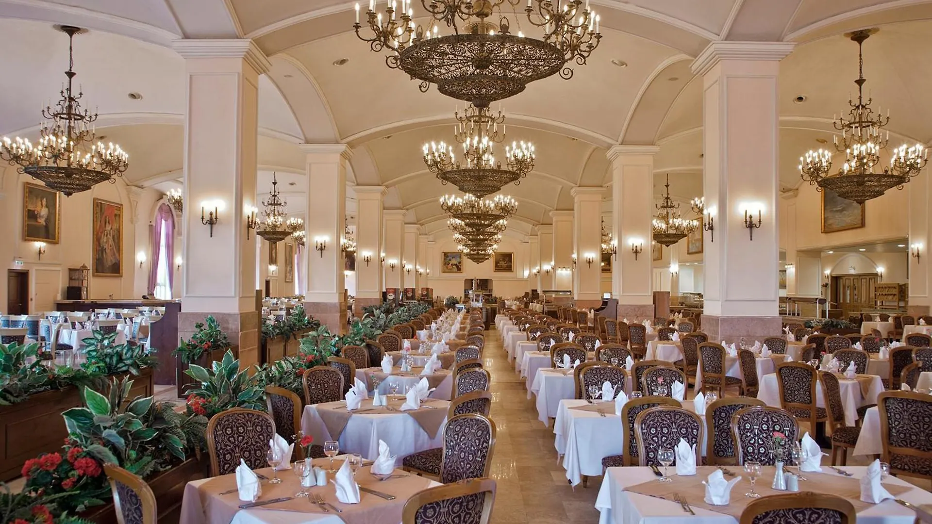 Resort Kremlin Palace Antalya