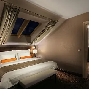 https://cosmopolitan-hotel-prague.praguehotelsweb.com